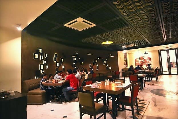 The AROMA restaurant during service